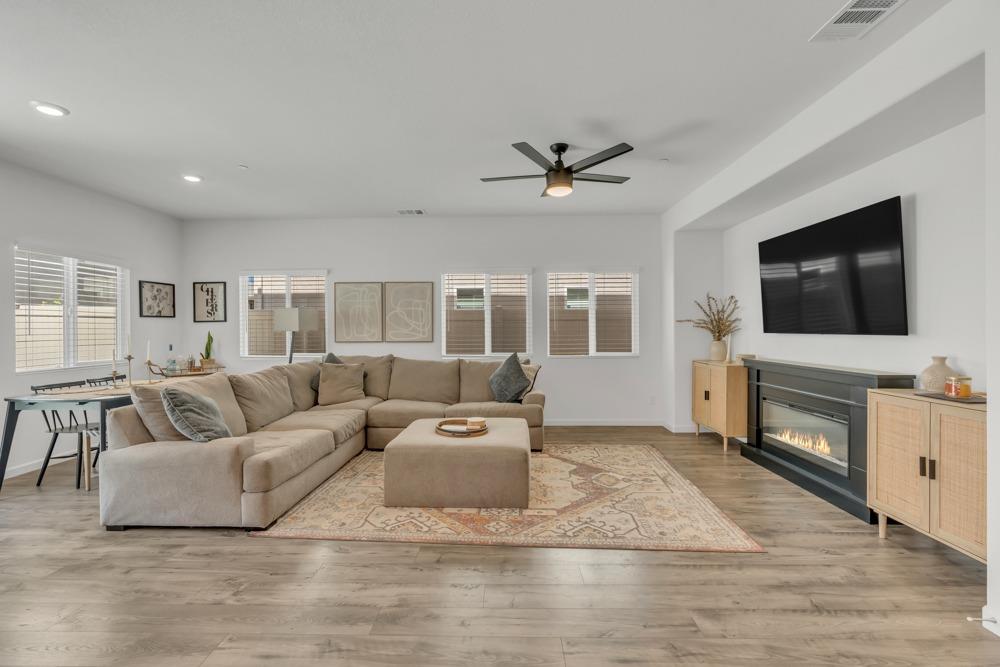 3855 Sunsetparke Way