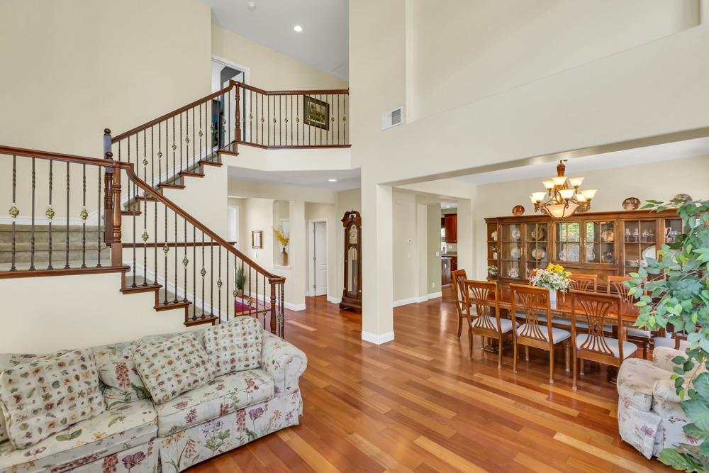 1892 Loring Lane