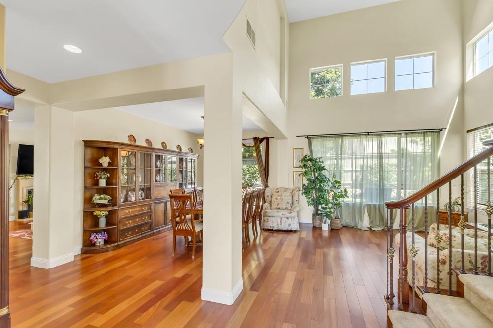 1892 Loring Lane