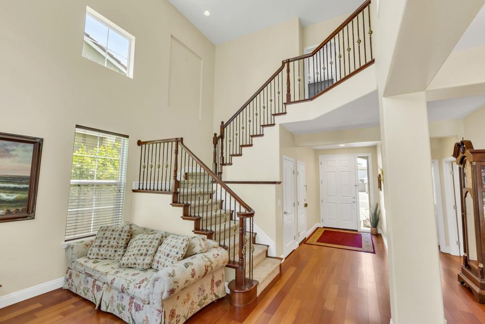 1892 Loring Lane