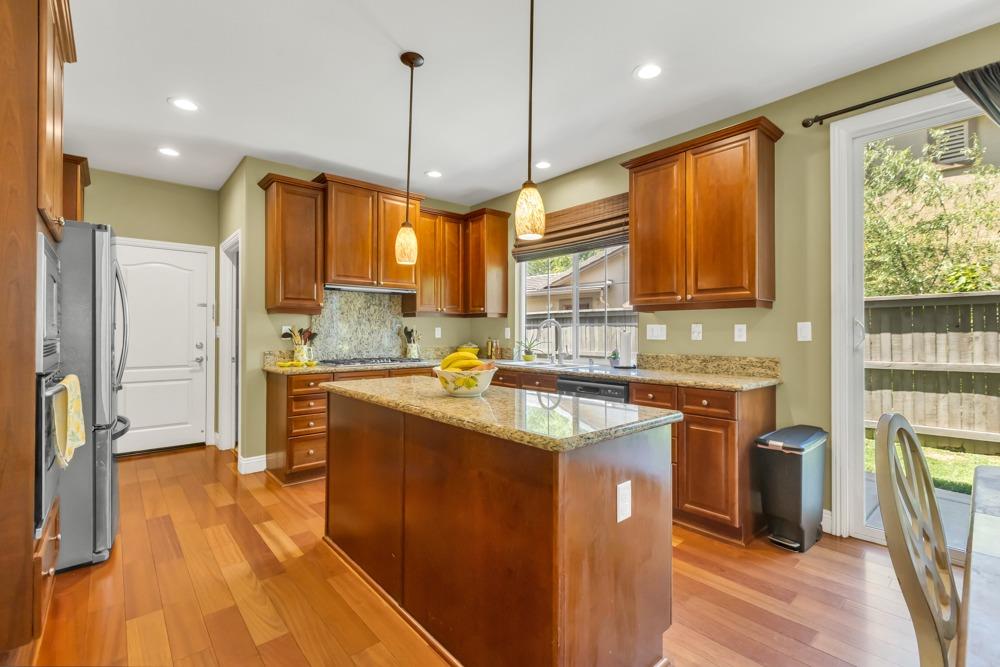 1892 Loring Lane