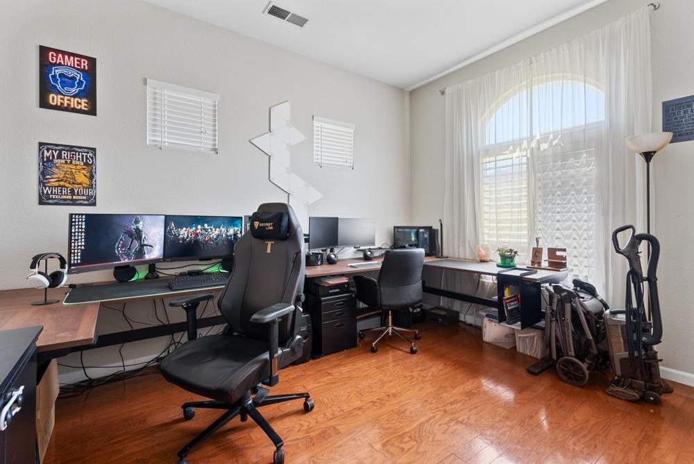 1711 Presidio Way