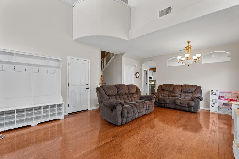 1711 Presidio Way