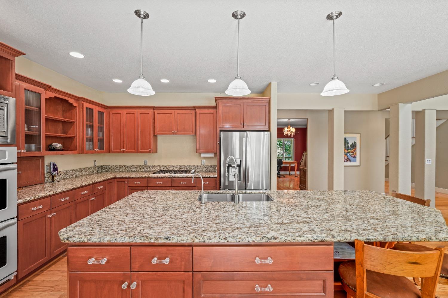2020 Oak Hill Lane