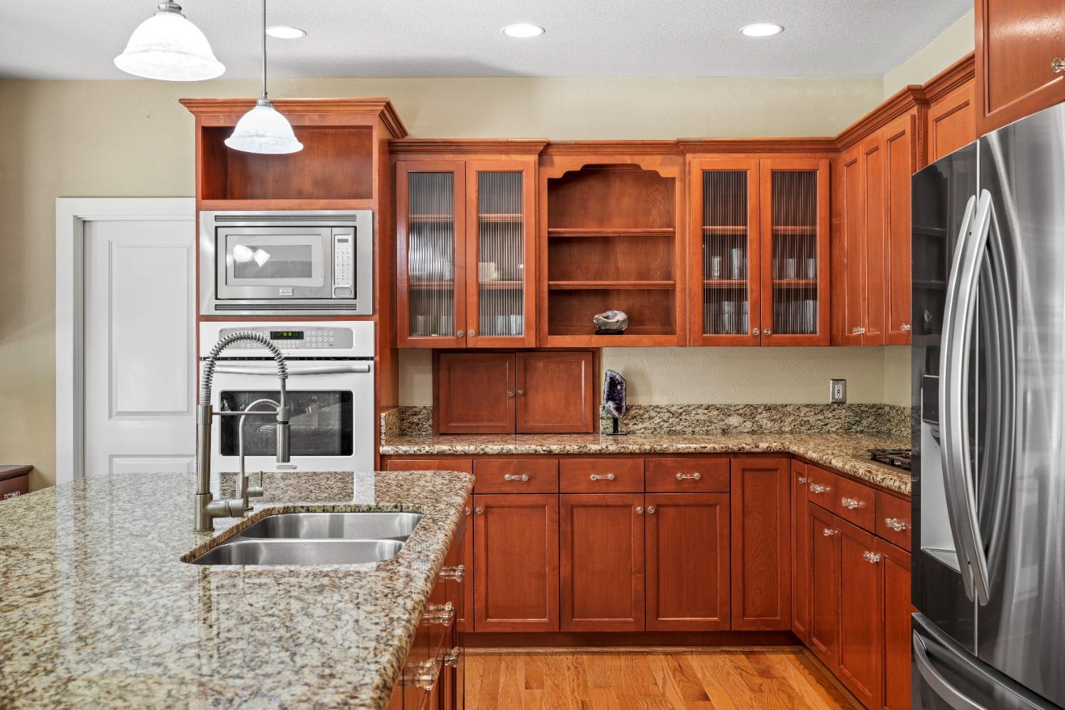 2020 Oak Hill Lane
