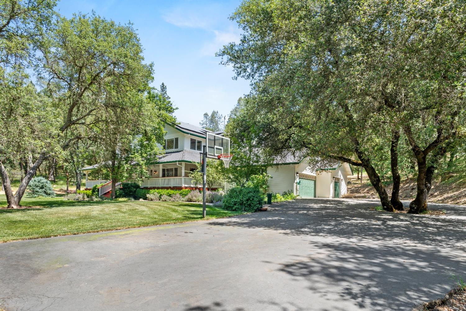 2020 Oak Hill Lane