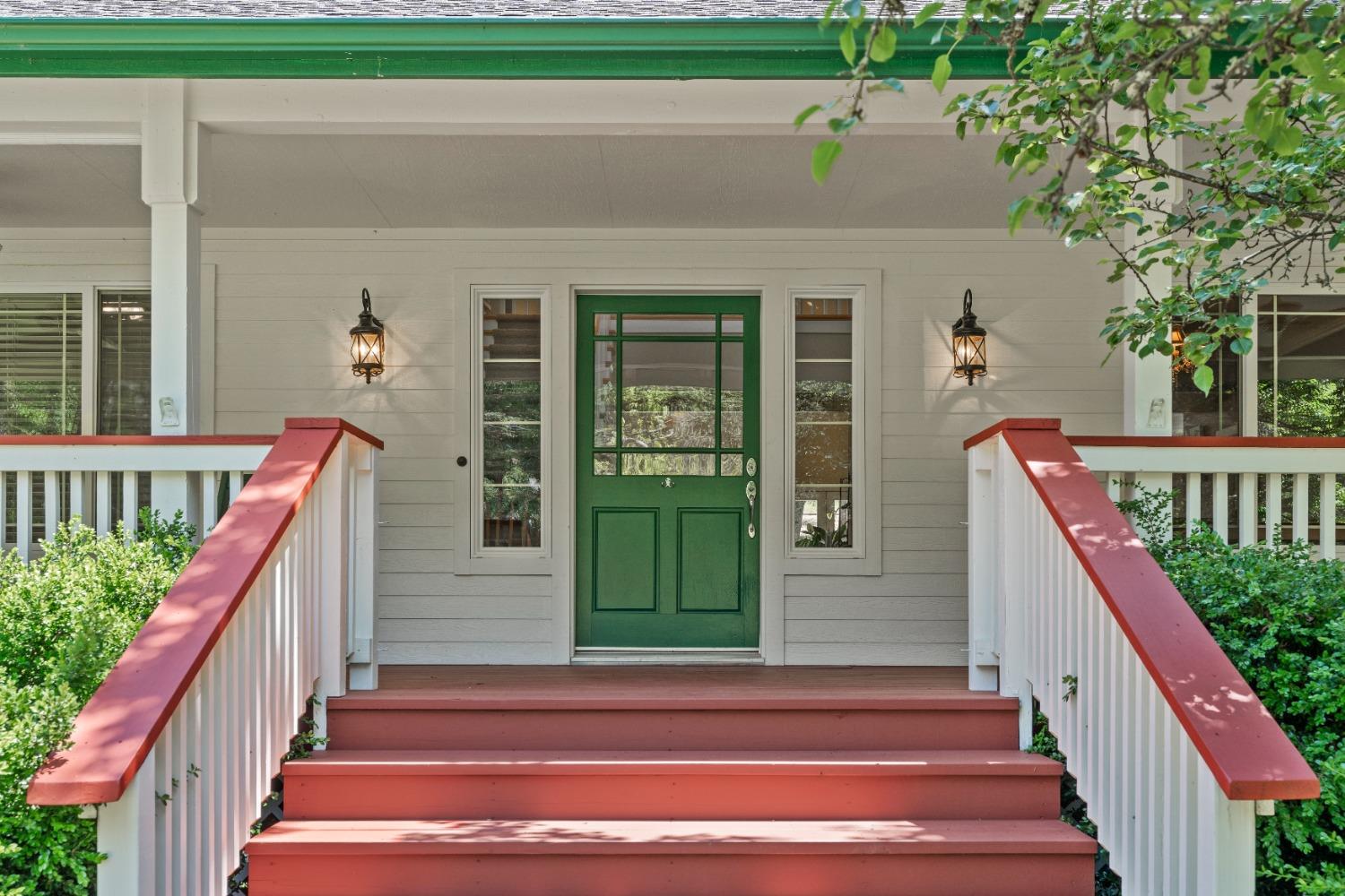 2020 Oak Hill Lane