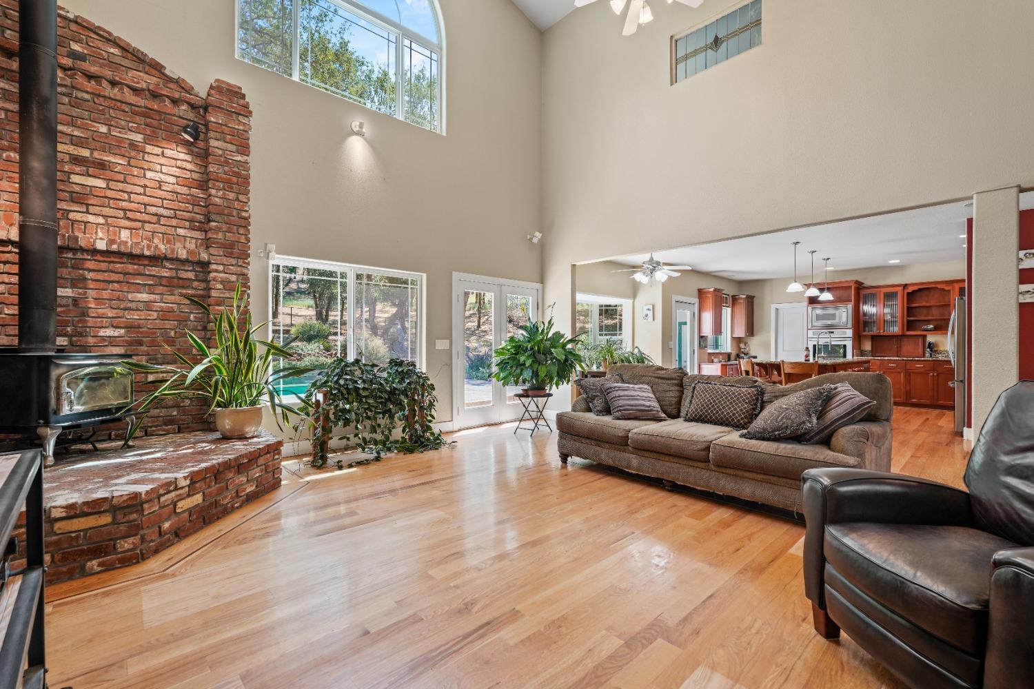 2020 Oak Hill Lane