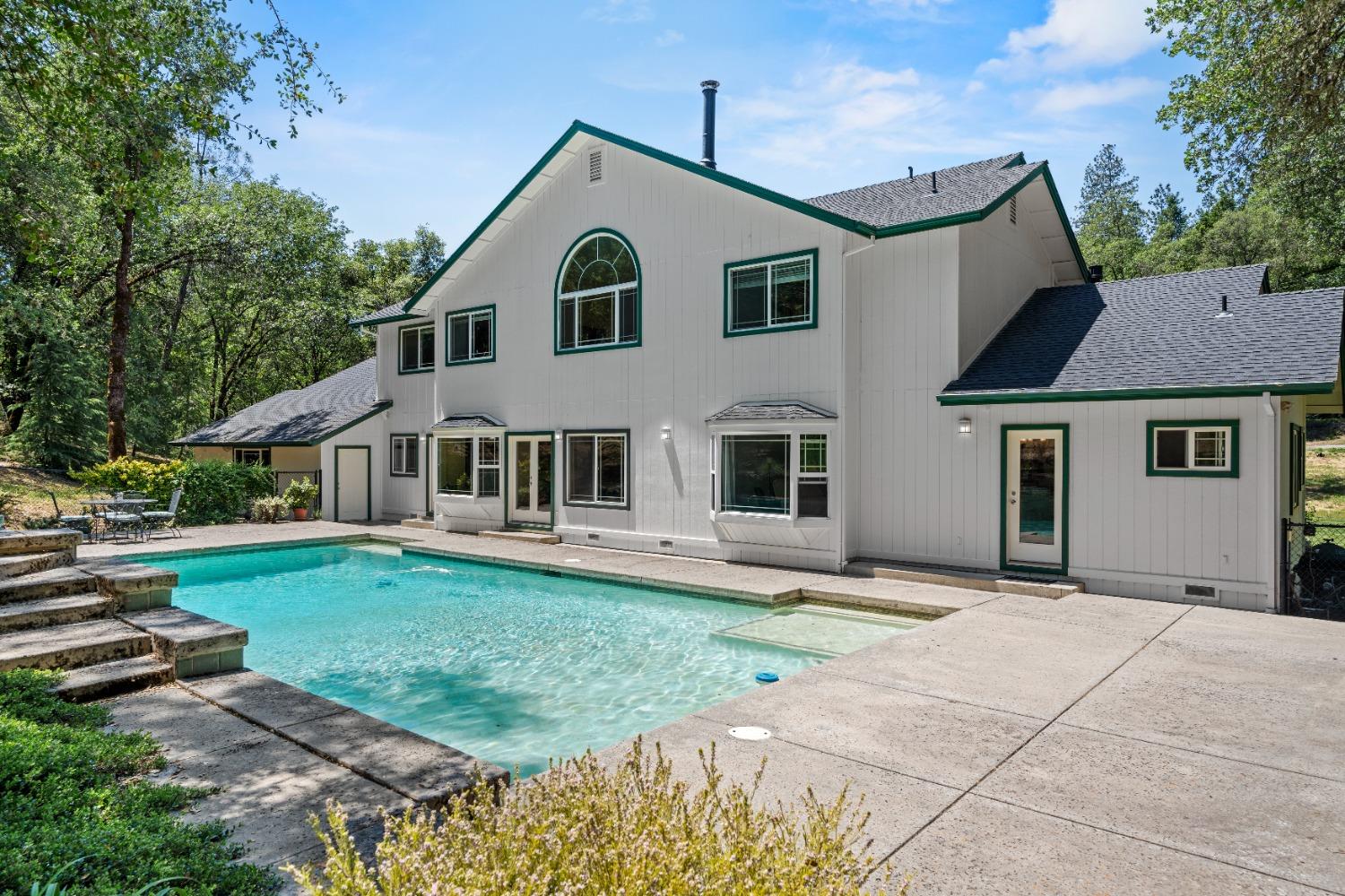 2020 Oak Hill Lane