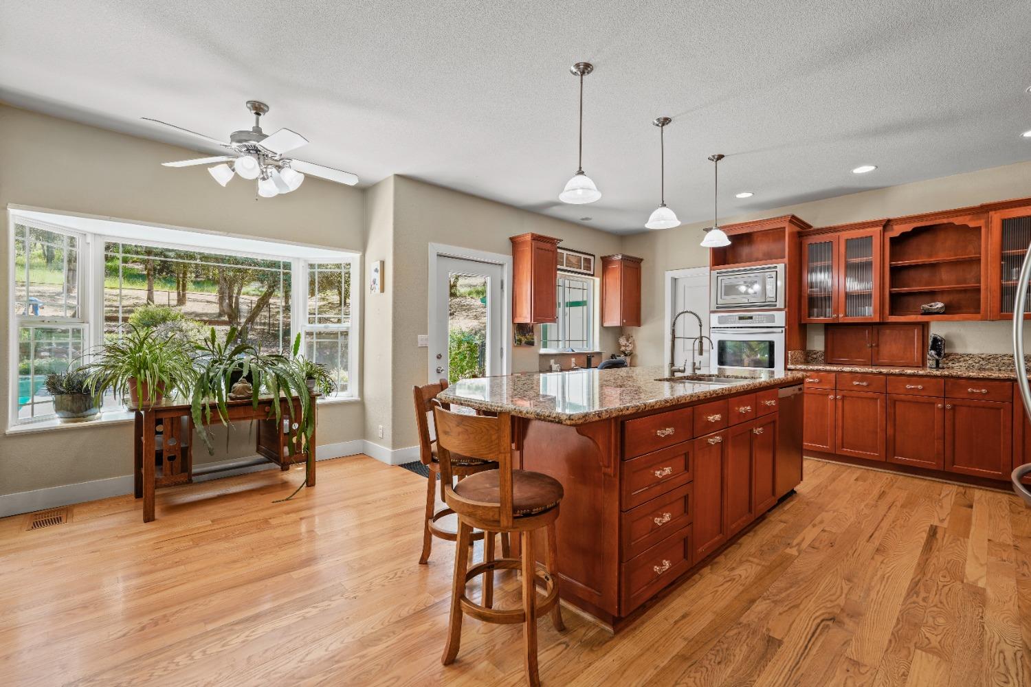 2020 Oak Hill Lane