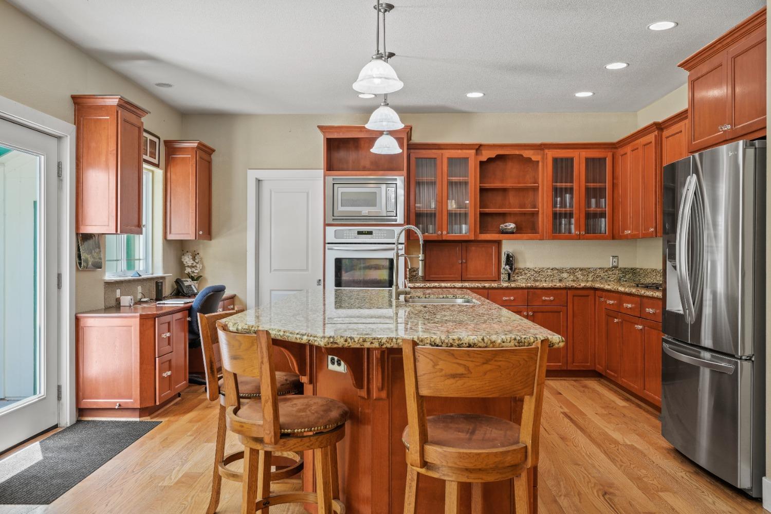 2020 Oak Hill Lane