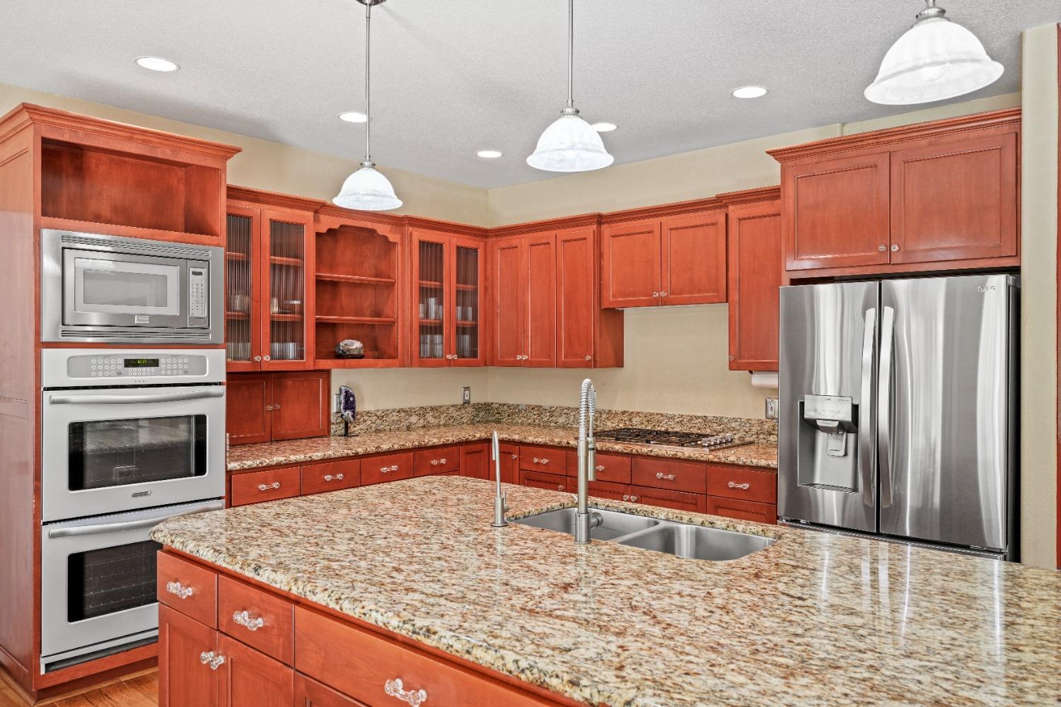 2020 Oak Hill Lane