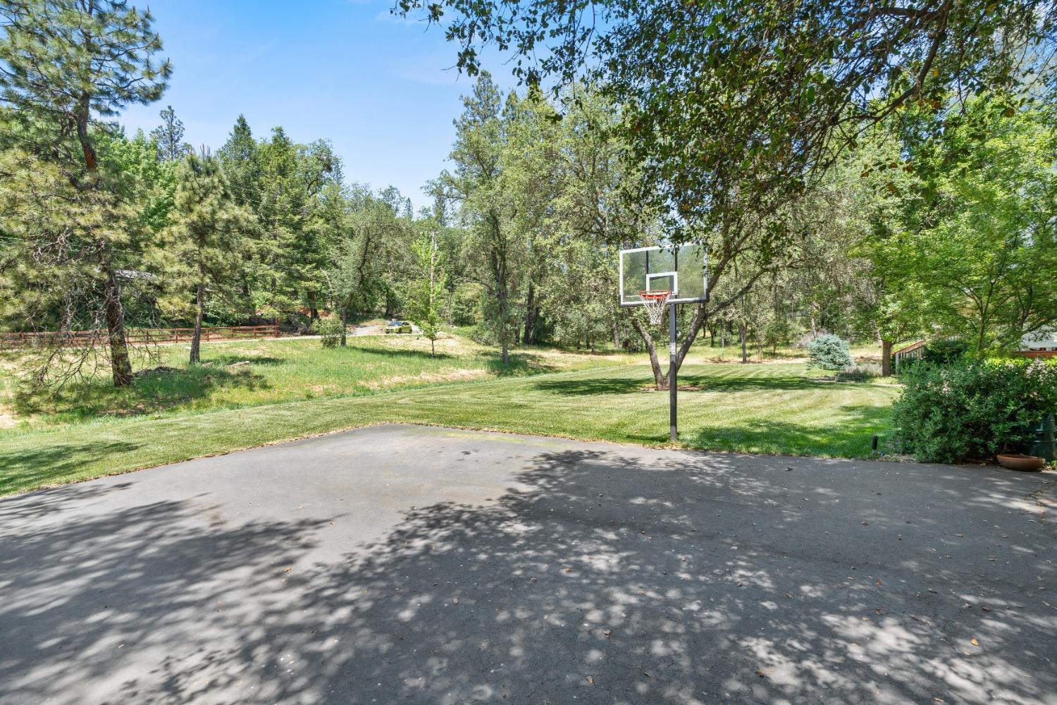 2020 Oak Hill Lane