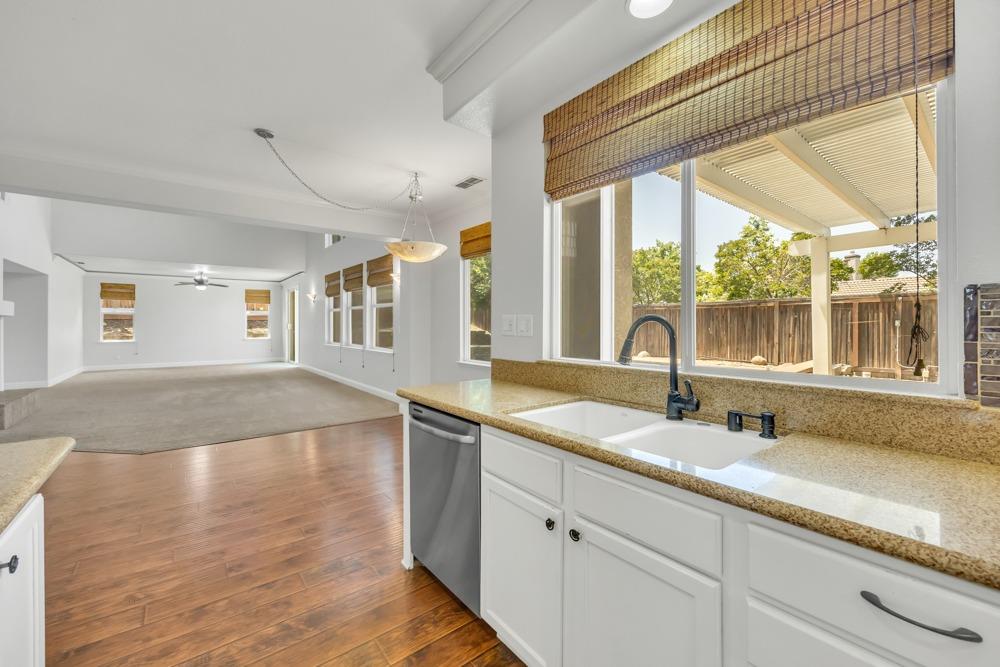 6321 Royal Tern Court
