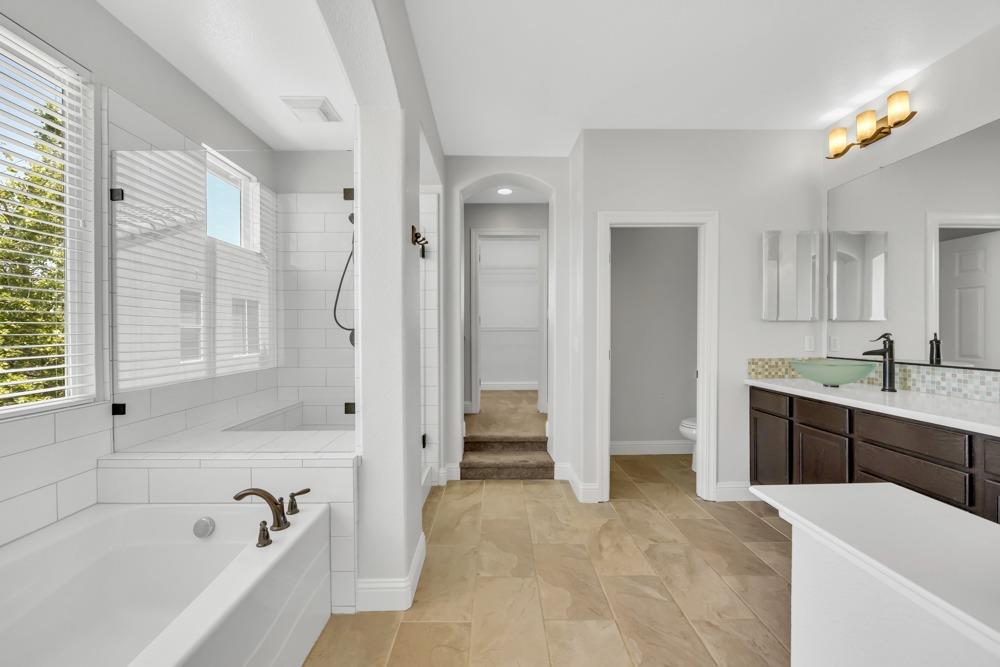6321 Royal Tern Court