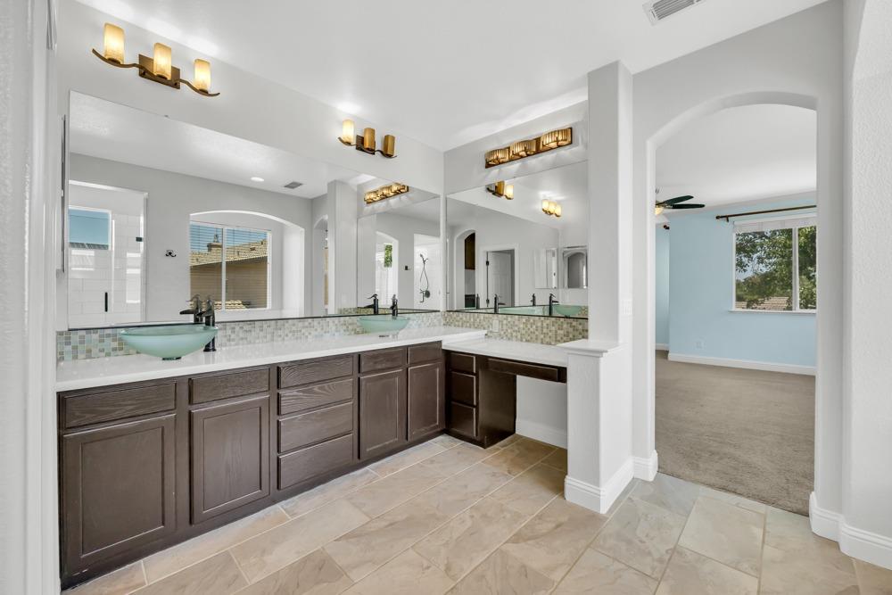 6321 Royal Tern Court