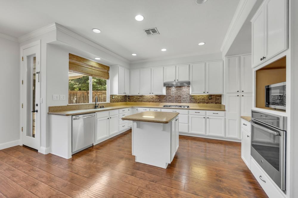 6321 Royal Tern Court