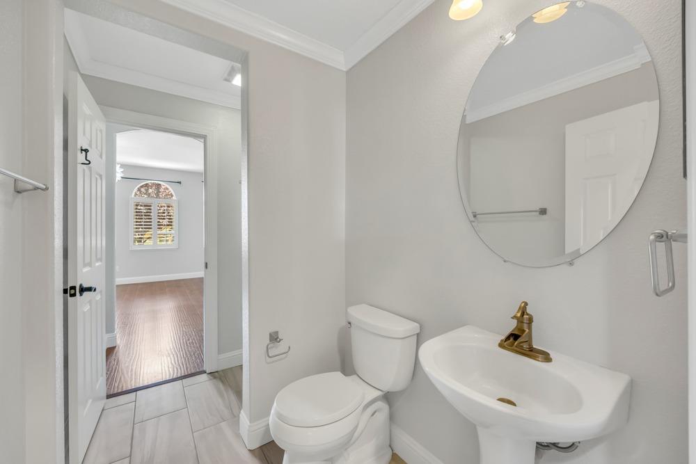 6321 Royal Tern Court