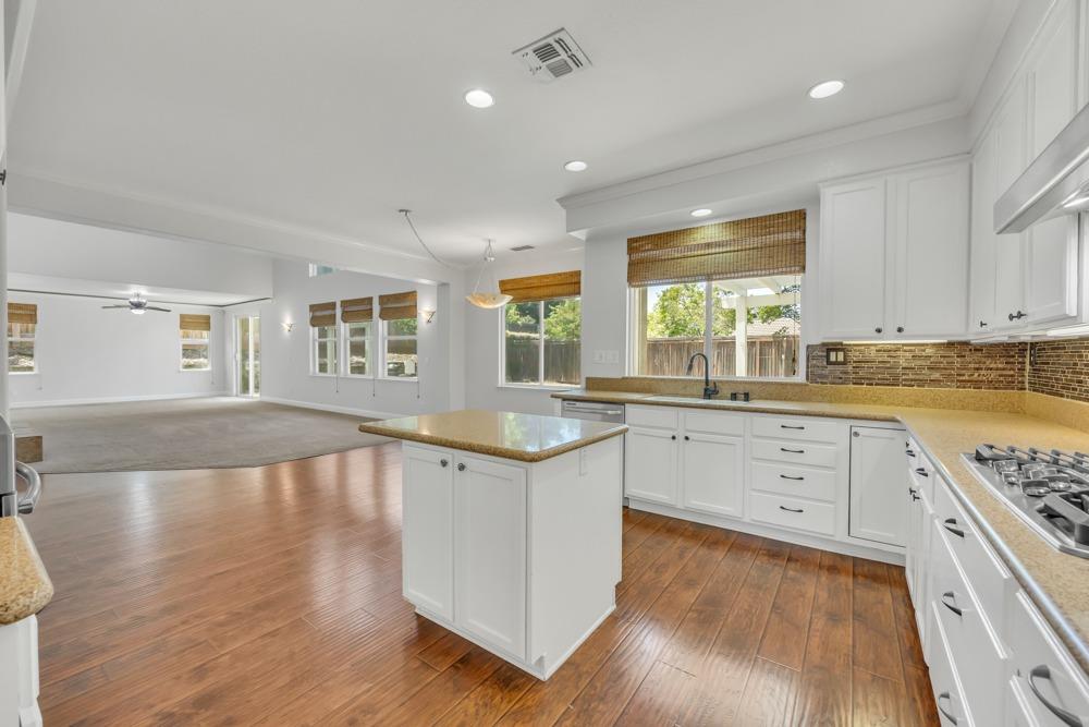 6321 Royal Tern Court