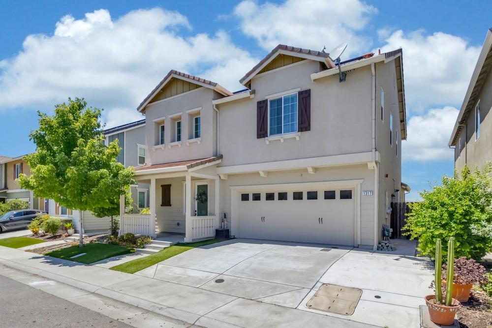 1317 Larkspur Drive
