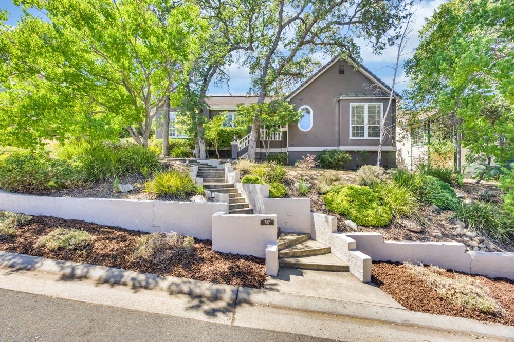 787 Knight Lane