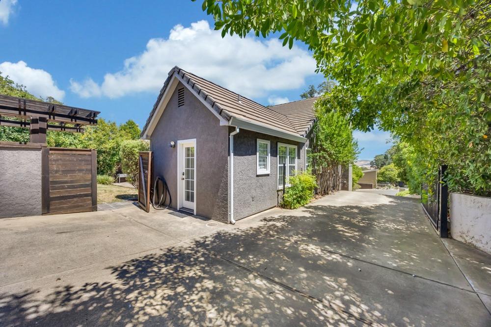 787 Knight Lane