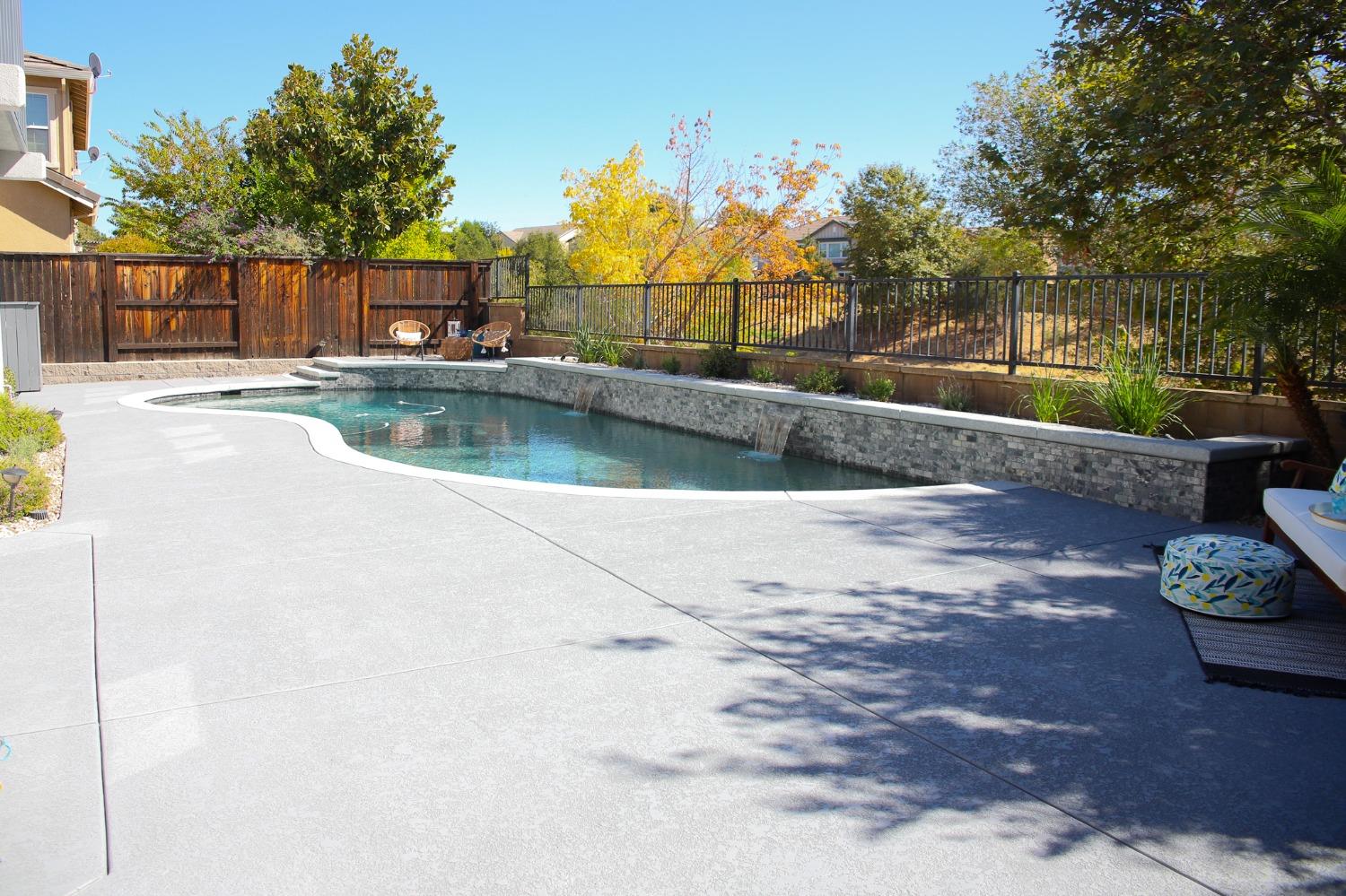819 Wild Berry Loop
