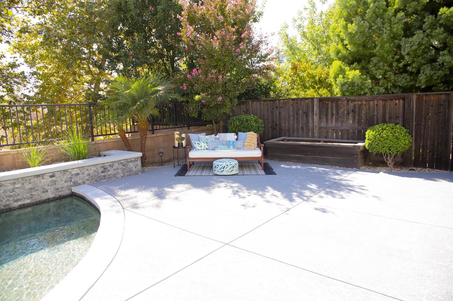 819 Wild Berry Loop