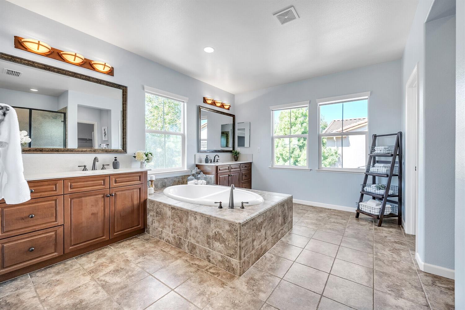 819 Wild Berry Loop