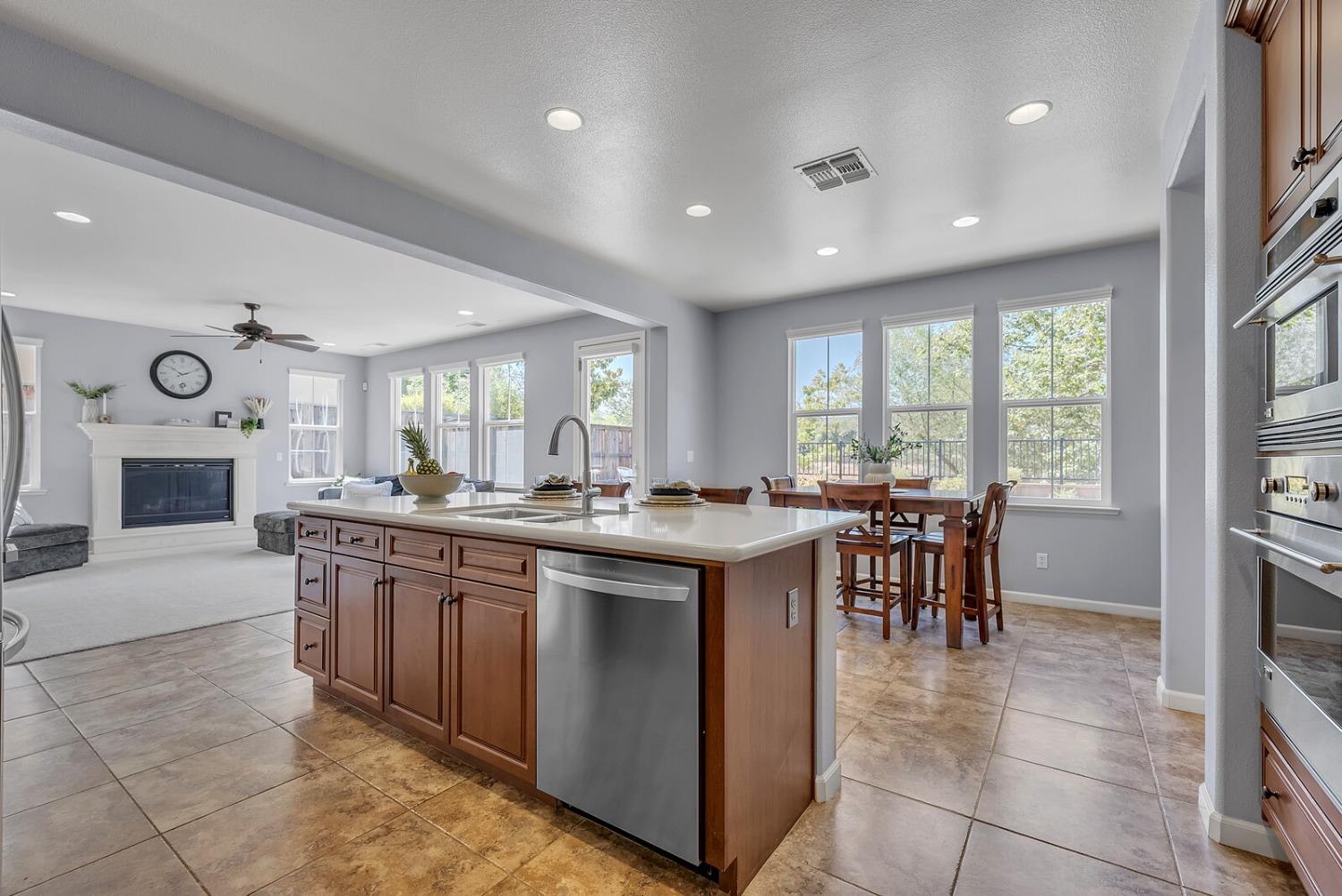 819 Wild Berry Loop