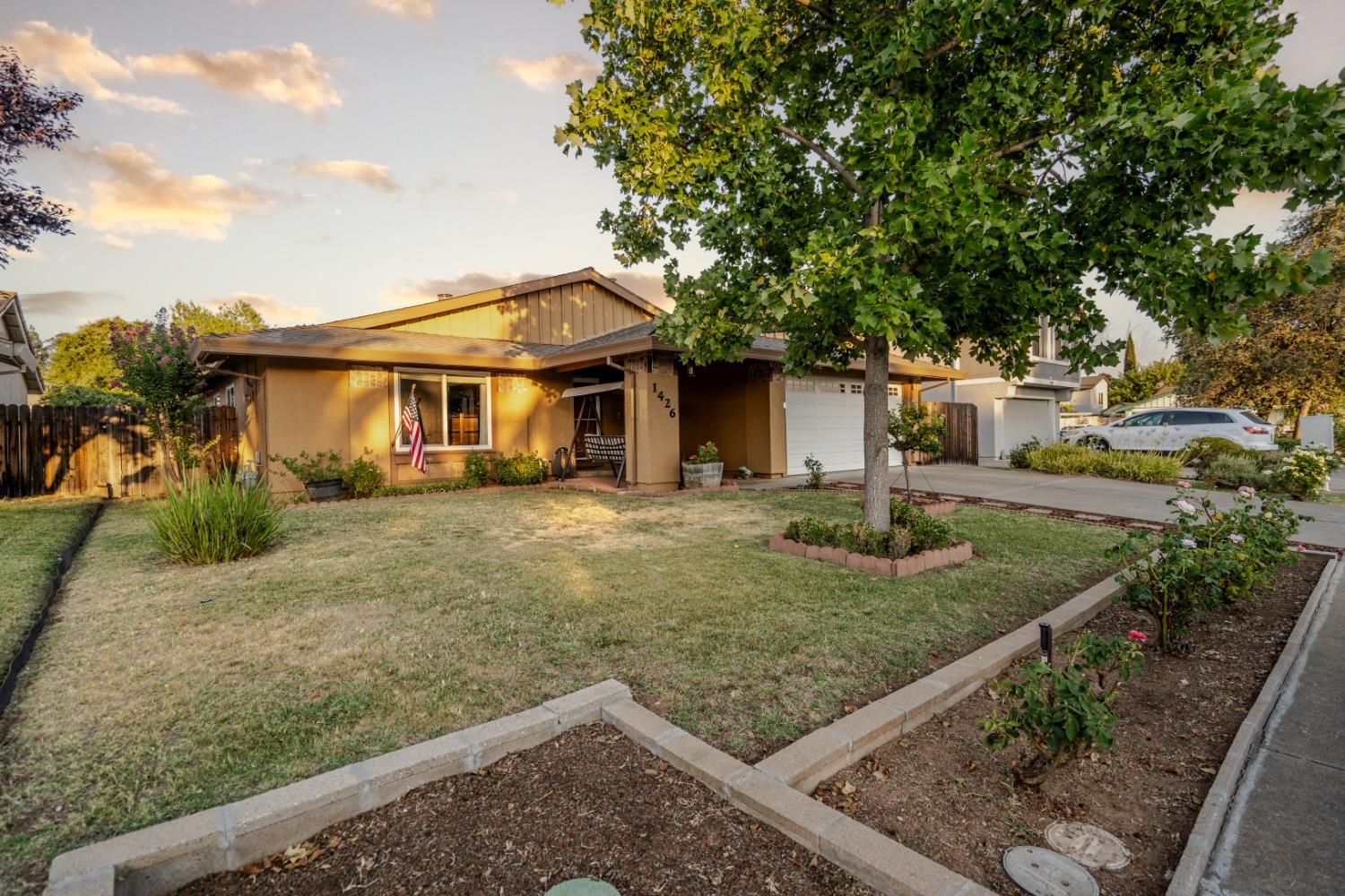 1426 Hollingsworth Drive