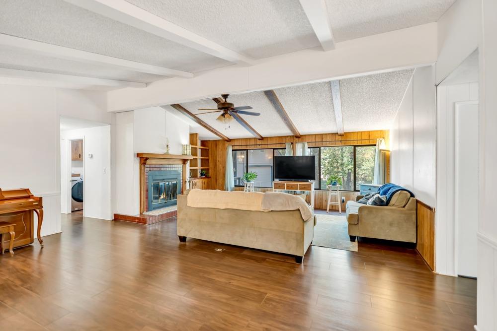 13840 Pine View Drive