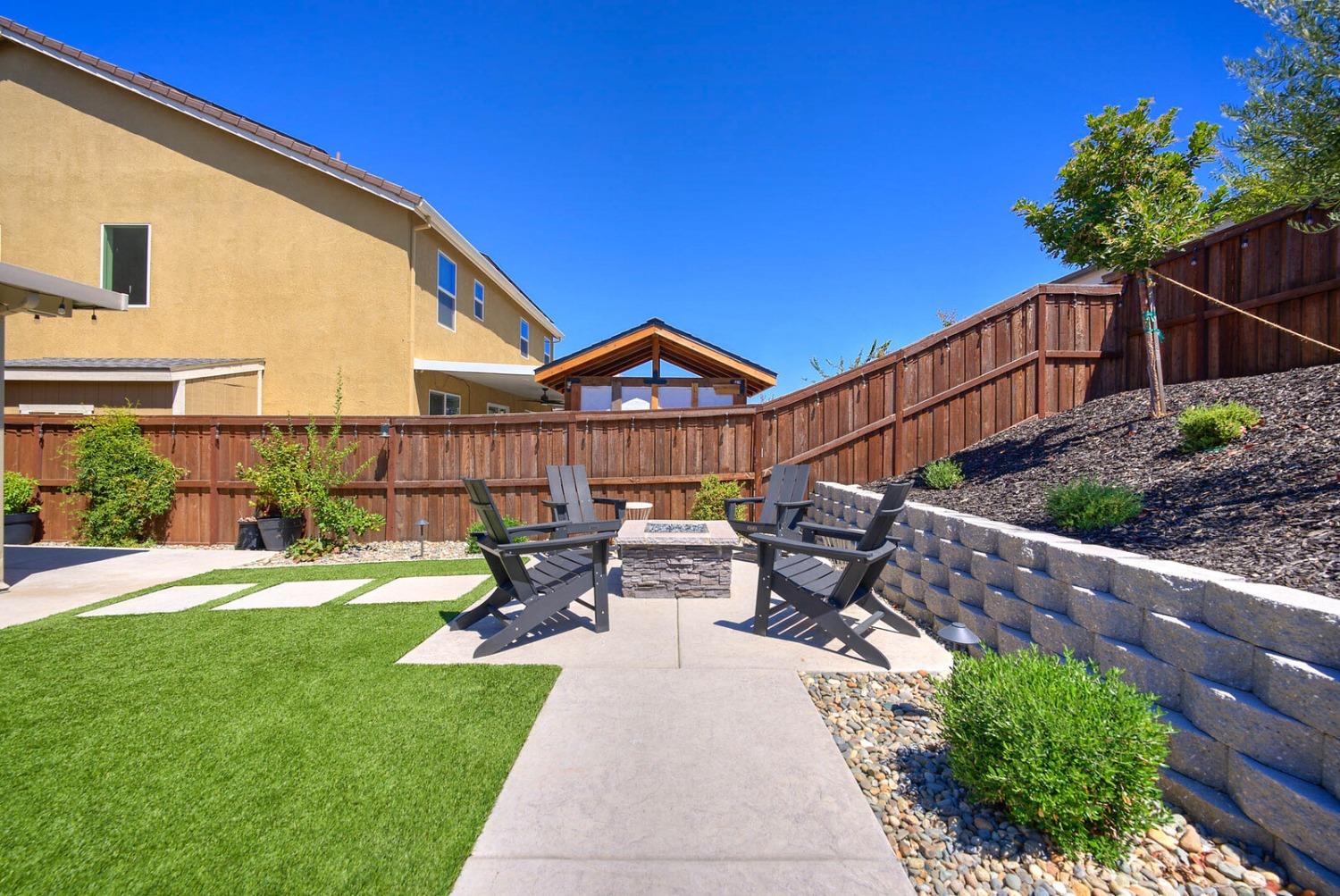 1439 Avila Lane