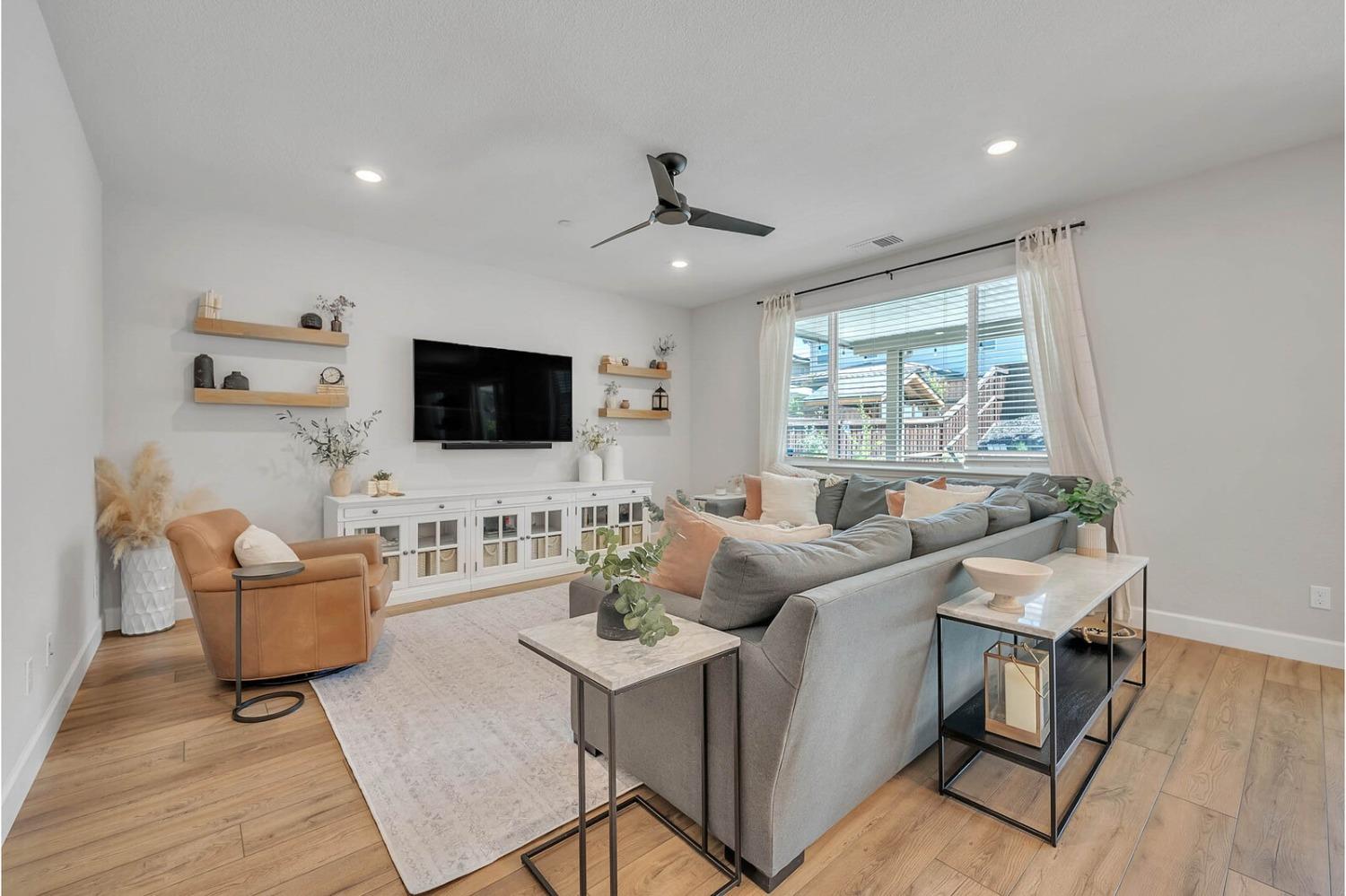 1439 Avila Lane