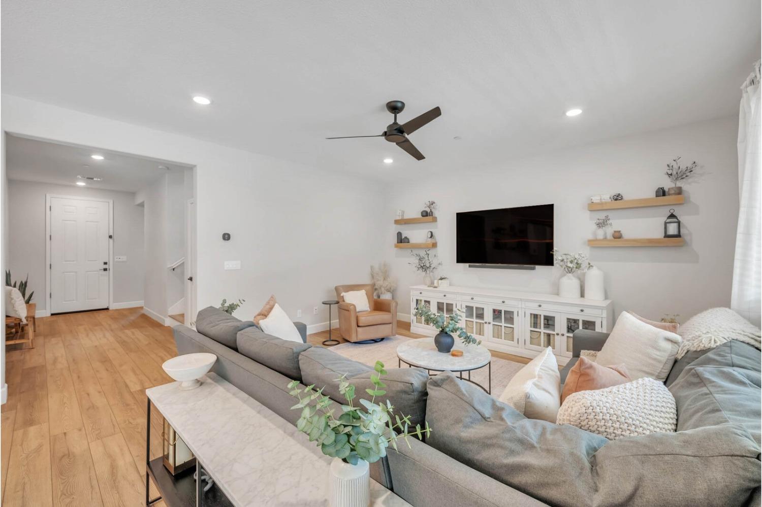 1439 Avila Lane