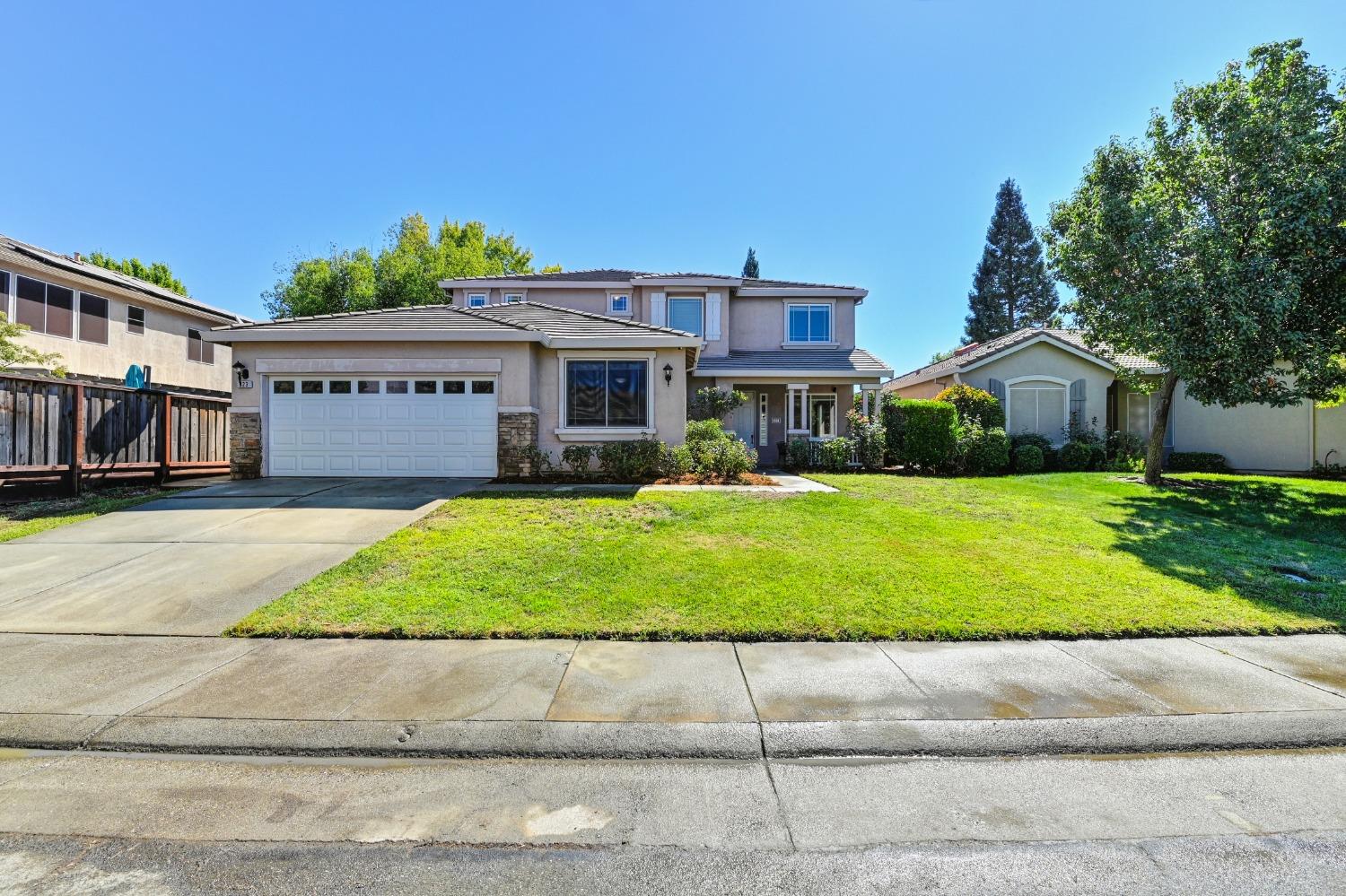 823 Leith Court