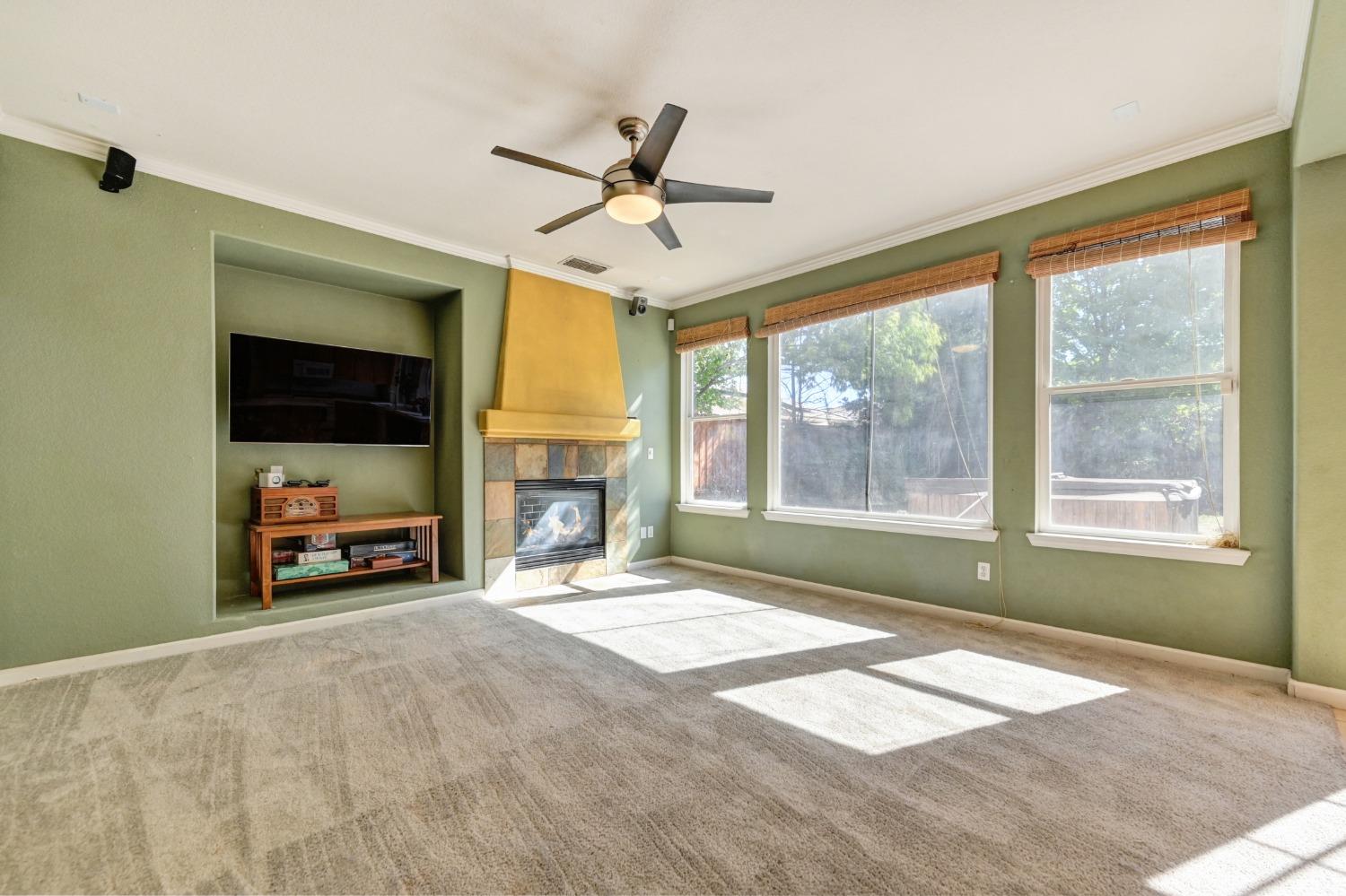 823 Leith Court