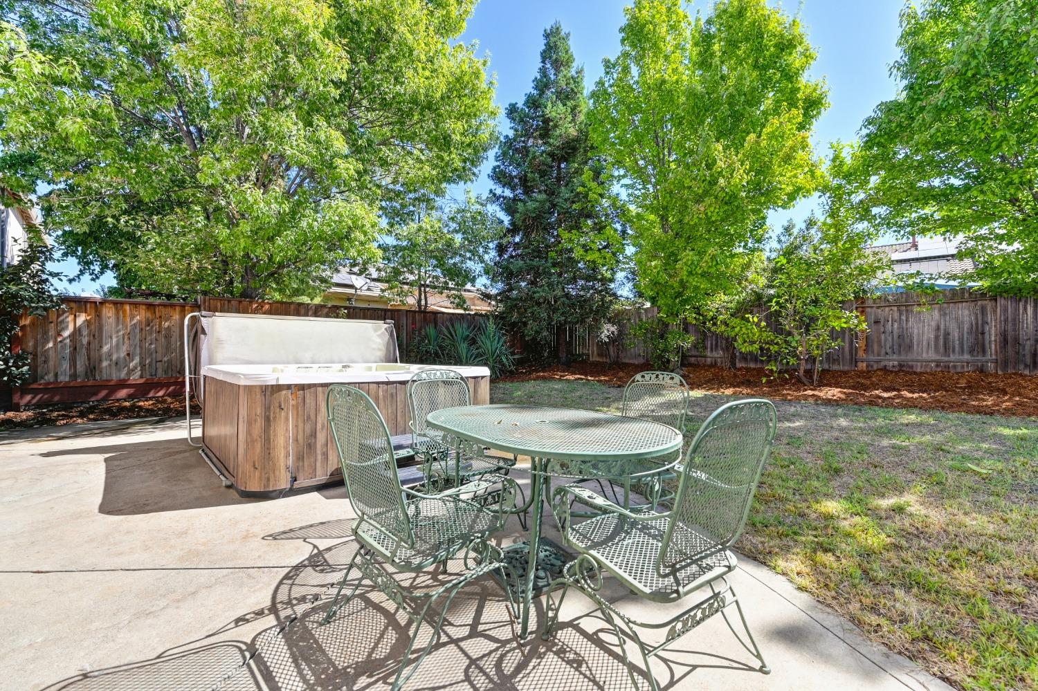 823 Leith Court
