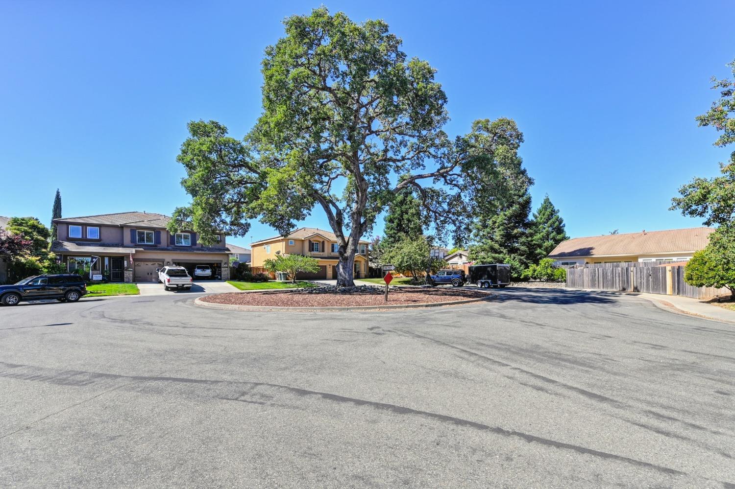 823 Leith Court
