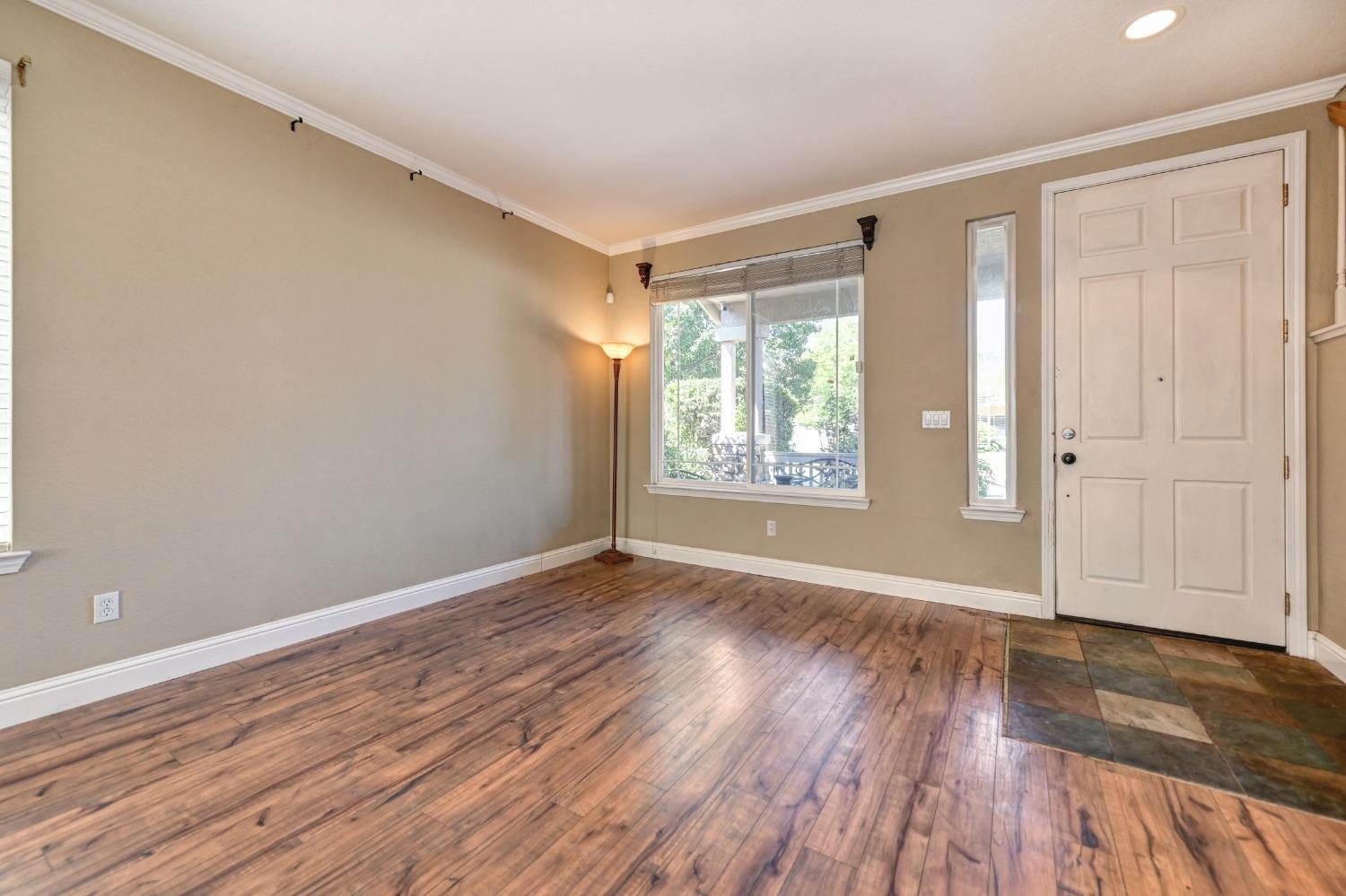 823 Leith Court