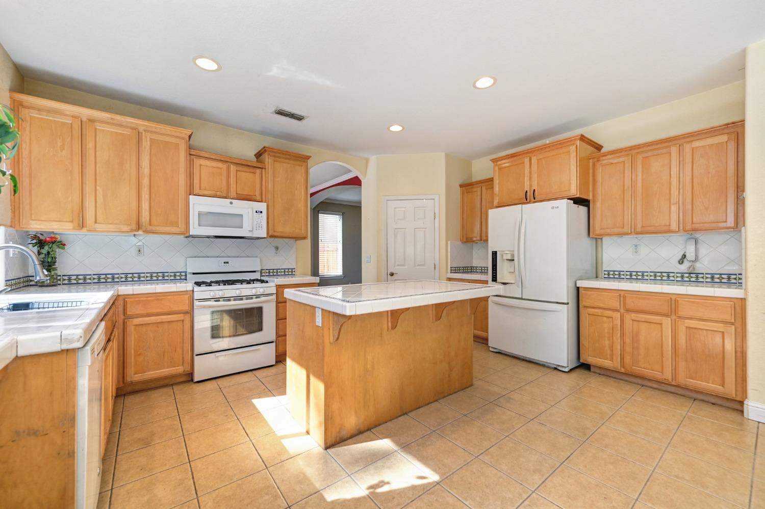 823 Leith Court