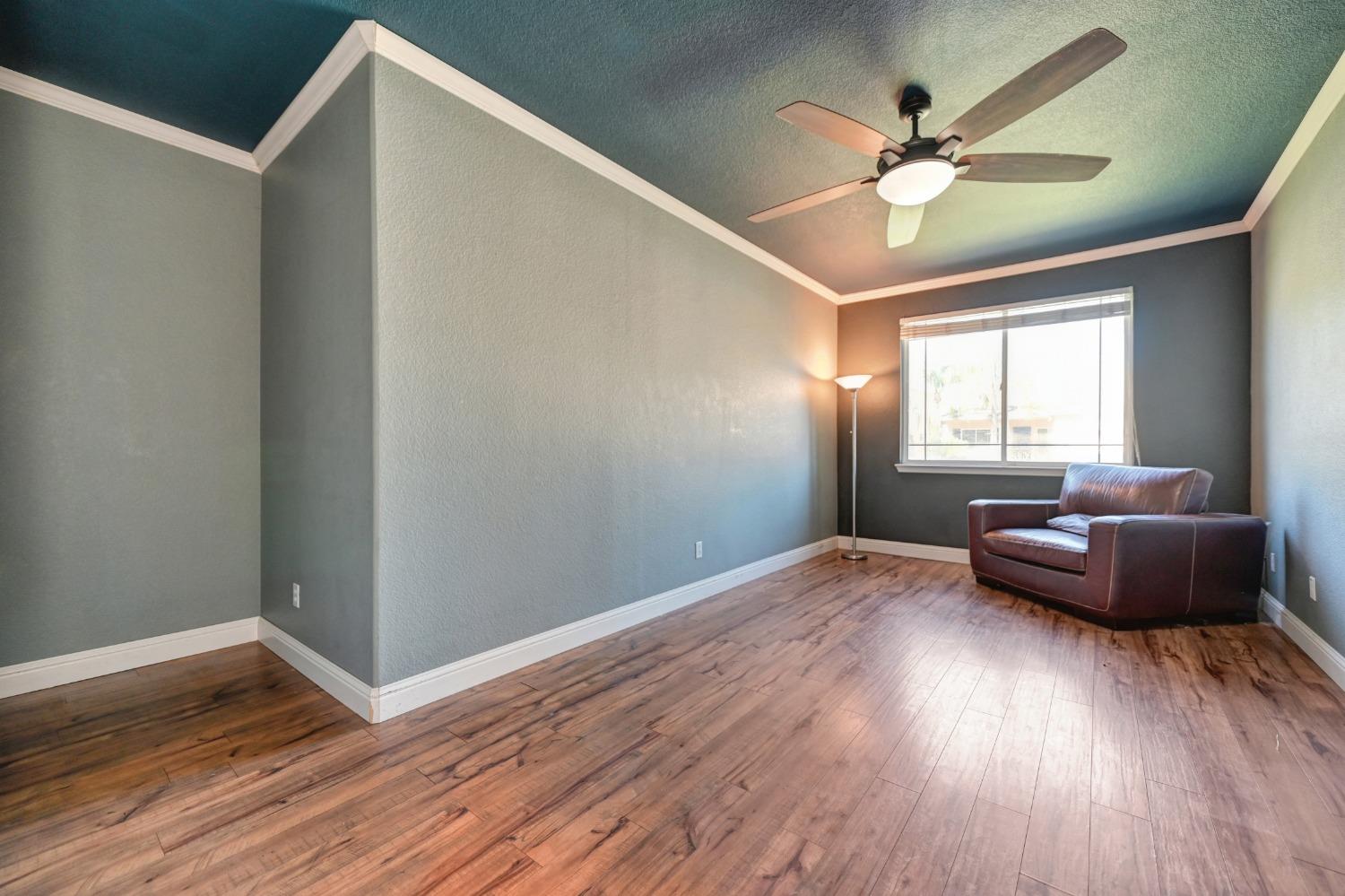 823 Leith Court