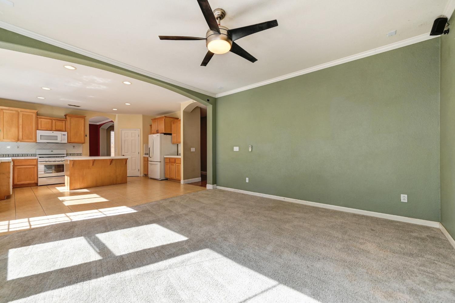 823 Leith Court