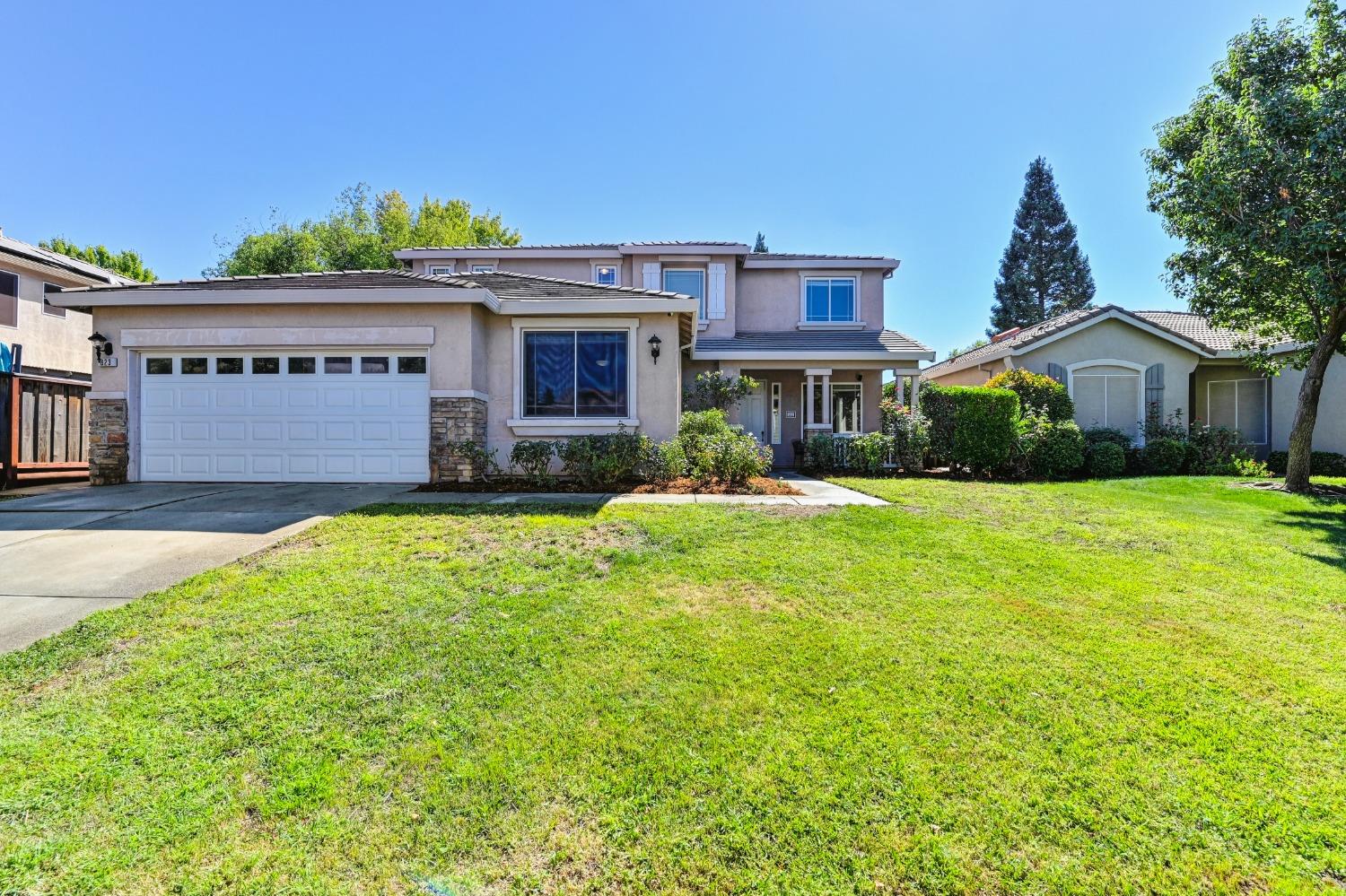 823 Leith Court