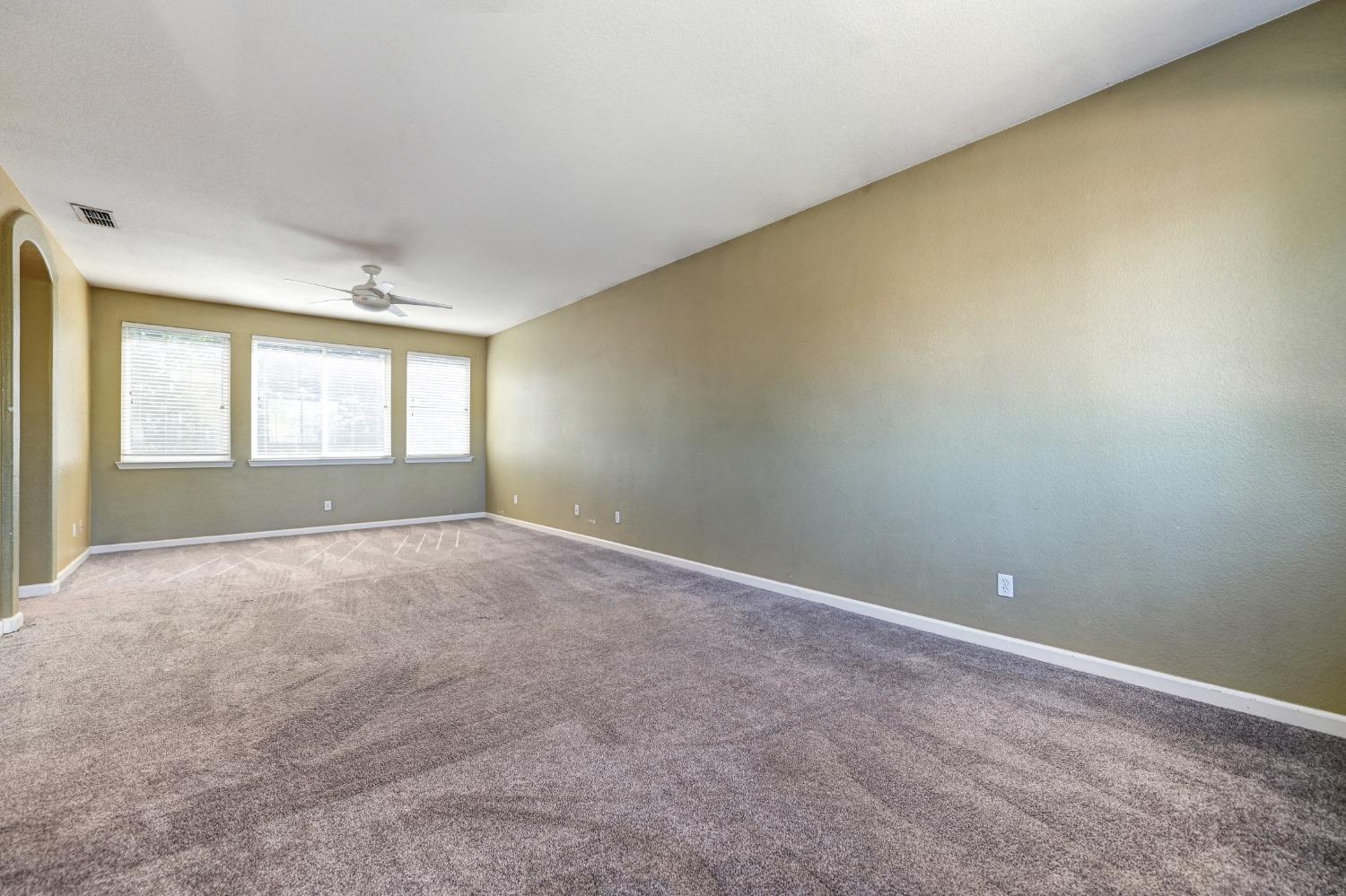 823 Leith Court