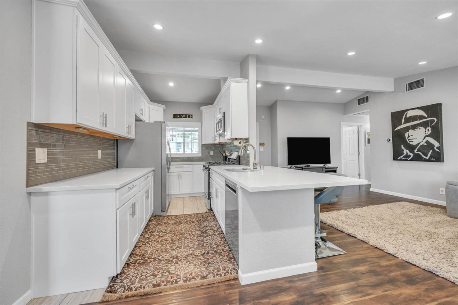 1012 Sunset Drive