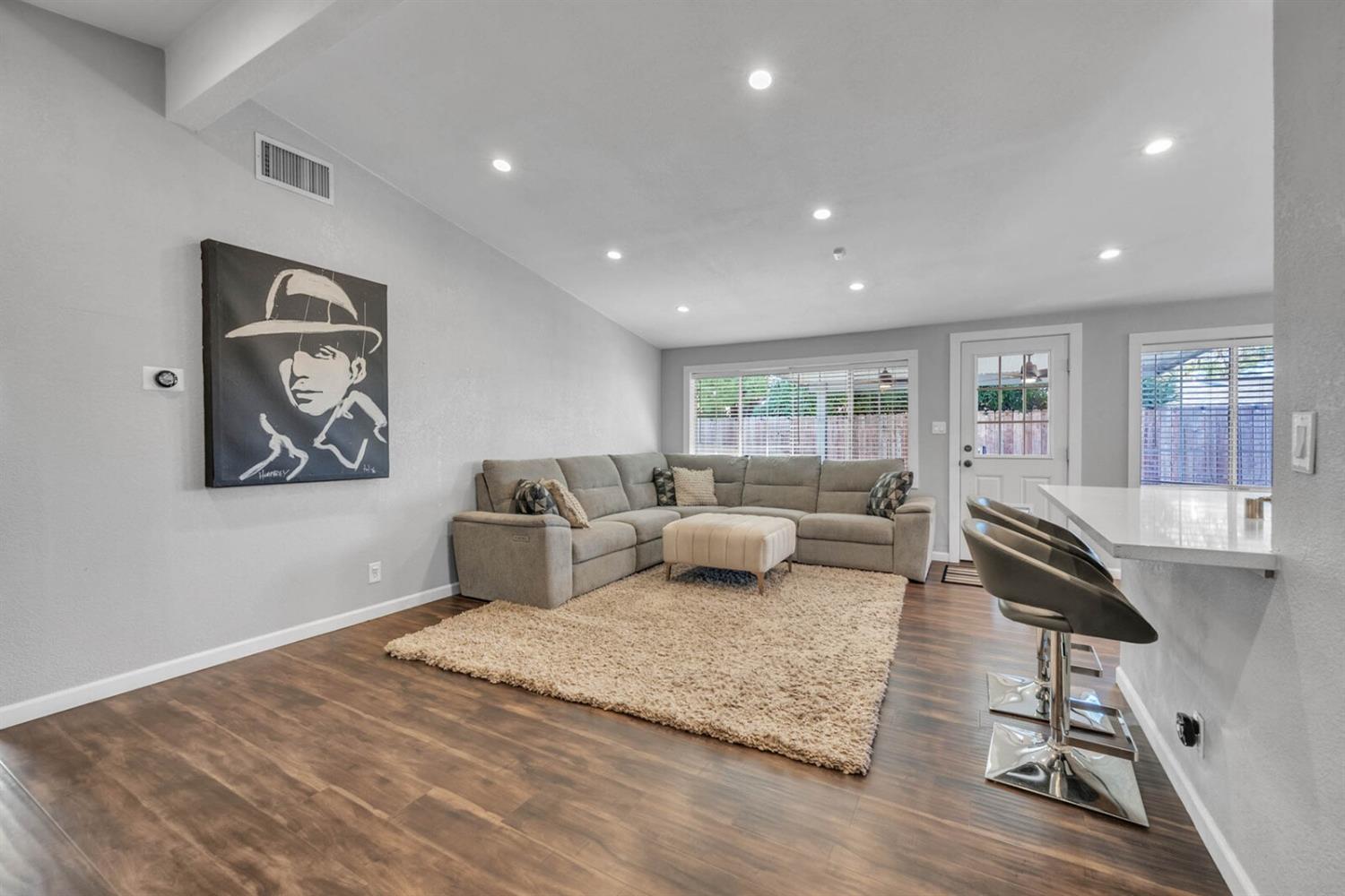 1012 Sunset Drive