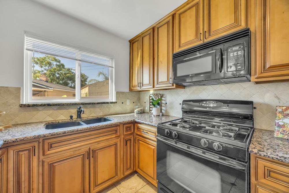 7139 Rollingwood Boulevard