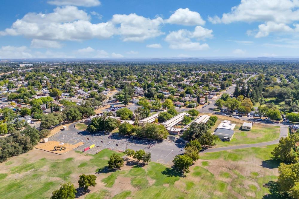 7139 Rollingwood Boulevard