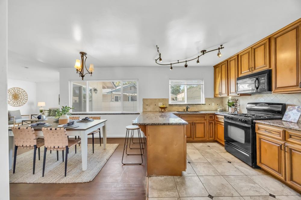 7139 Rollingwood Boulevard